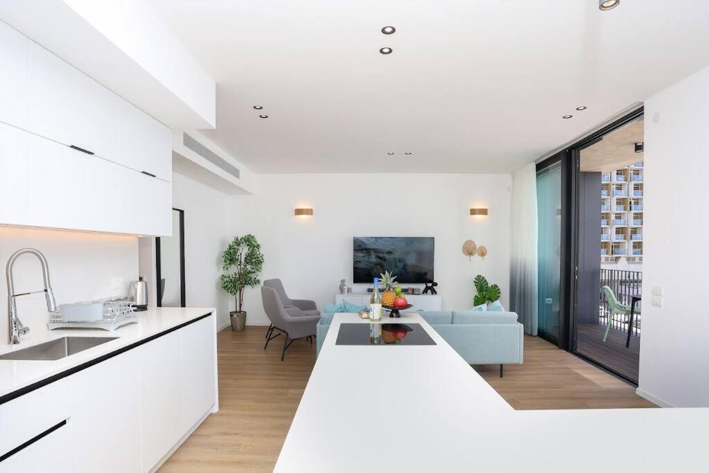Luxury 2bd 19 Apartment
