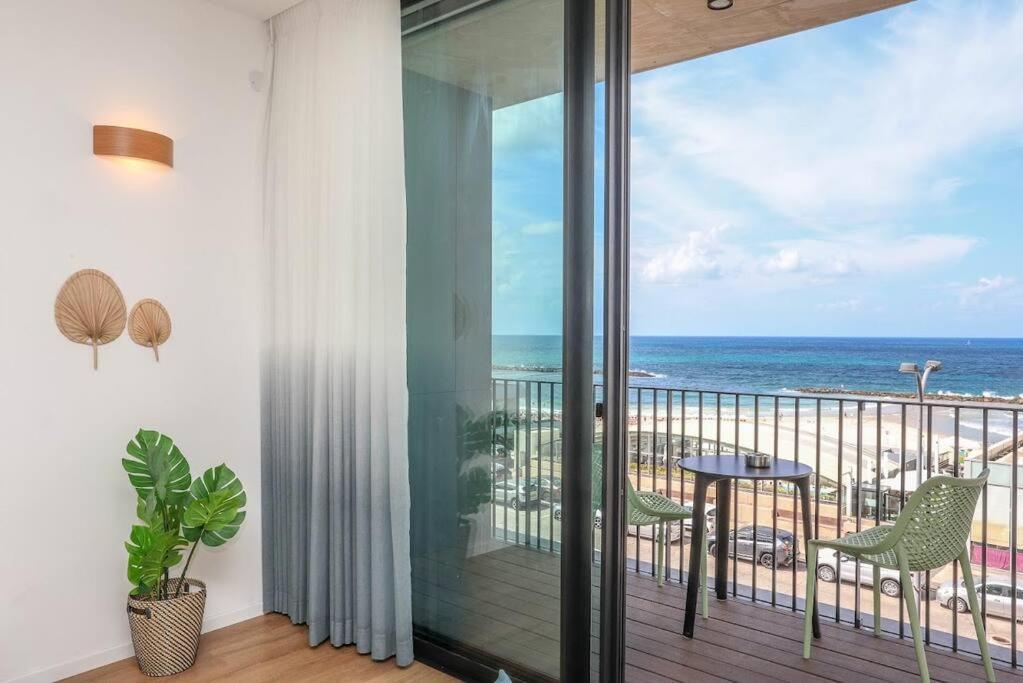 Luxury 2bd 19 Apartment *